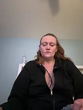 Kellilyn10 online show from June 17, 9:32 am
