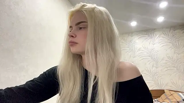 ShainaJoens online show from May 12, 6:36 pm
