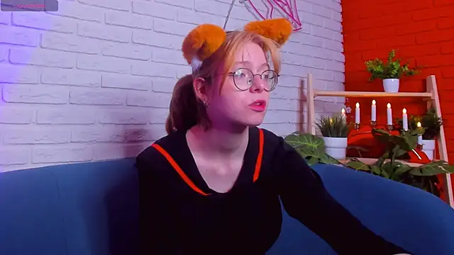FoxxyyPolly online show from June 13, 5:49 am