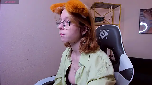 FoxxyyPolly online show from June 19, 5:22 am
