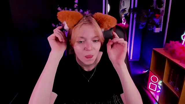 FoxxyyPolly online show from June 27, 5:52 am
