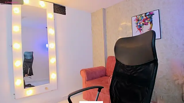 Littlee Mia online show from June 12, 11:29 am