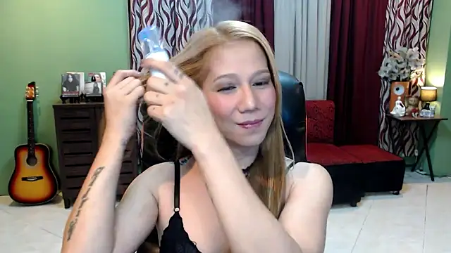 dreamgirlHILARY online show from September 20, 4:38 pm