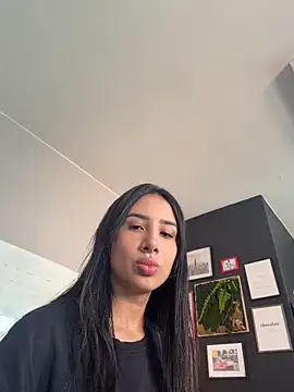 SophiaaRose18 online show from June 18, 11:37 am