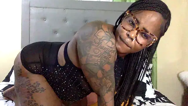 creamyamber online show from February 9, 11:18 pm