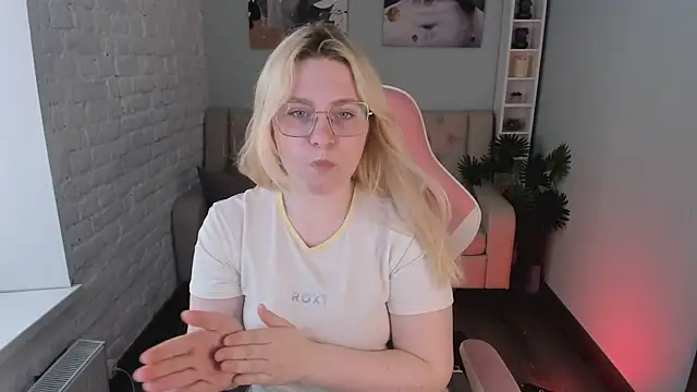 StellaVanilla online show from June 7, 12:34 pm