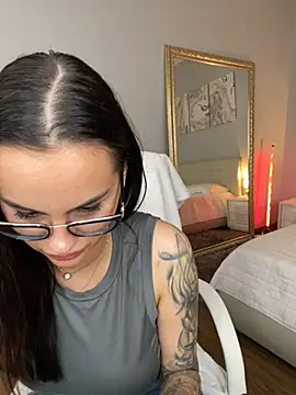 BabyyGirll  online show from June 18, 9:10 am