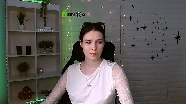 angie foxy1 online show from June 27, 7:09 pm