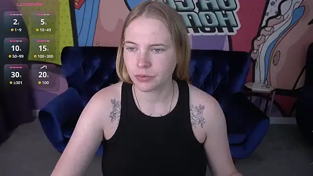 NikkyReyyy online show from June 15, 5:29 am