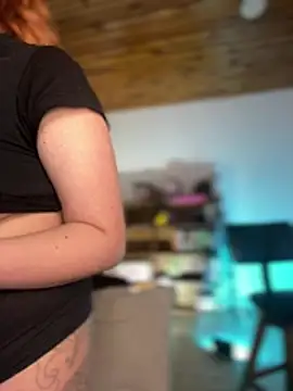 NikkiNix online show from June 25, 1:02 pm