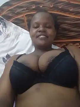 Lynnnasty online show from May 23, 11:41 am