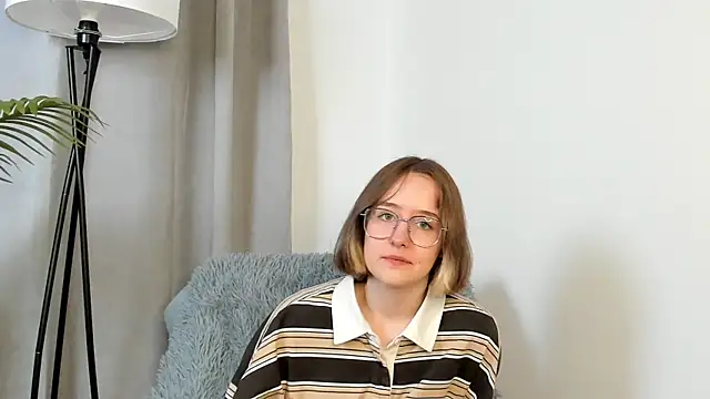 JaclynBoluda online show from May 18, 1:06 pm