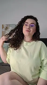 Elissa Floyd   online show from May 23, 5:17 am