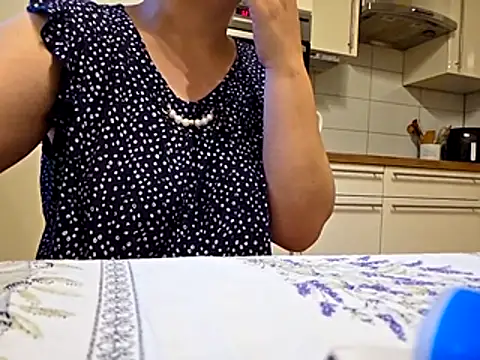 marianamely online show from July 13, 4:46 am