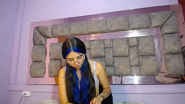 Kyomi Hunt online show from July 7, 4:26 am