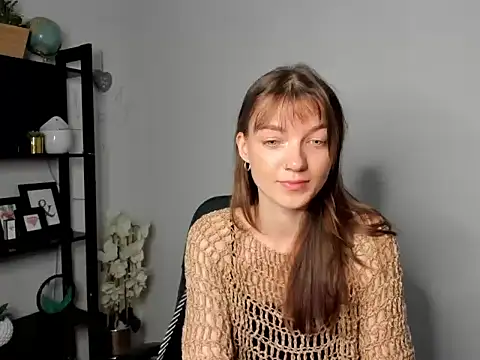 KiraBliss28 online show from May 25, 5:50 am