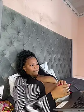 nothileenhle online show from June 6, 9:59 am