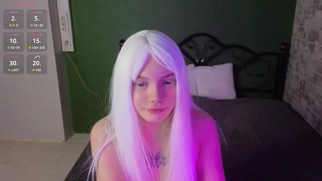 Eva Greer online show from June 18, 1:18 am