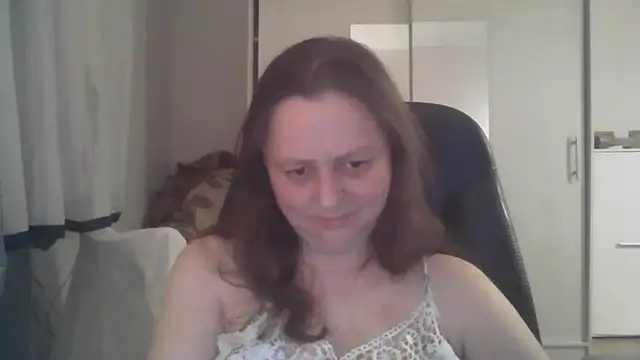 TaylorLovely online show from July 3, 8:26 pm