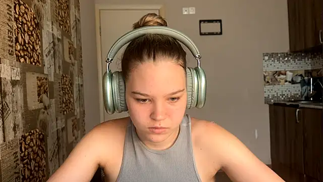 HellyRay online show from June 23, 1:20 pm