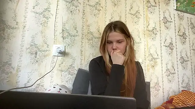 SusanaLeichty online show from June 18, 2:11 pm