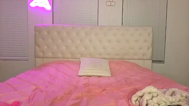 CocoRican online show from November 13, 8:02 am