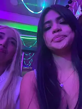 Red LipsDuo online show from July 3, 1:00 am