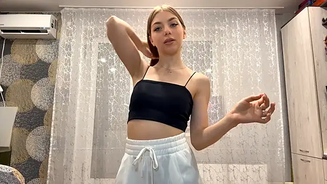 KateLew online show from May 26, 6:51 pm