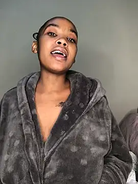 Nicole-Liam- online show from July 2, 8:48 pm