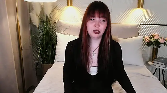 Hyuna Flowers online show from July 10, 3:18 am