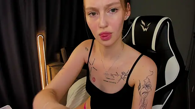 Jessica Jensen online show from July 27, 7:49 am