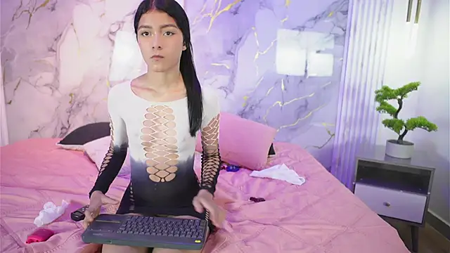 Tiffany yu online show from May 30, 2:37 pm