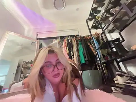 luckygigi online show from May 31, 6:09 pm
