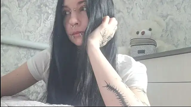 KrissyHiott online show from June 11, 4:09 am