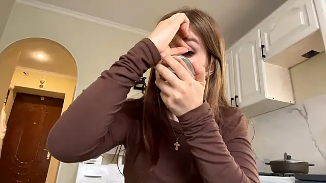 Kitty M0rphes online show from June 18, 10:20 am