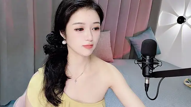 Momo-Wow online show from June 20, 9:35 am