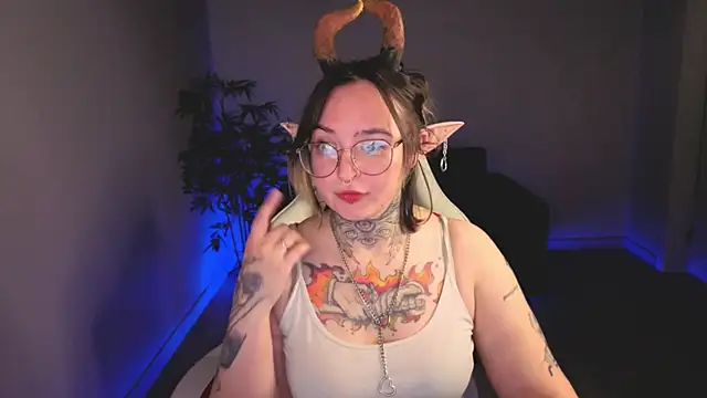 Eva Witcher online show from July 6, 1:44 am