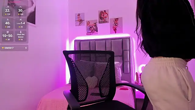 Violeta Velvet  online show from June 10, 1:10 pm