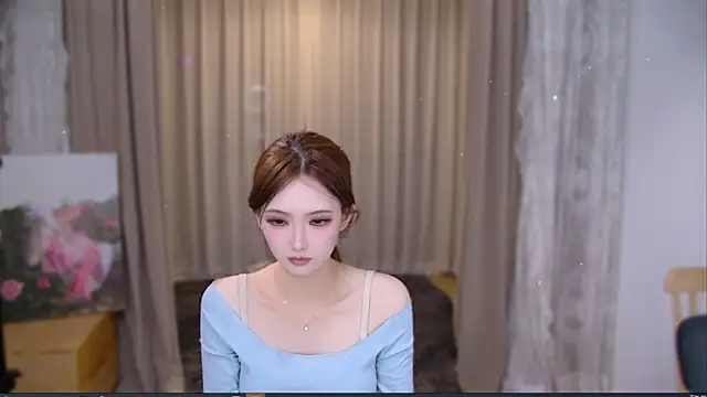 Annie-doll online show from June 4, 1:26 pm
