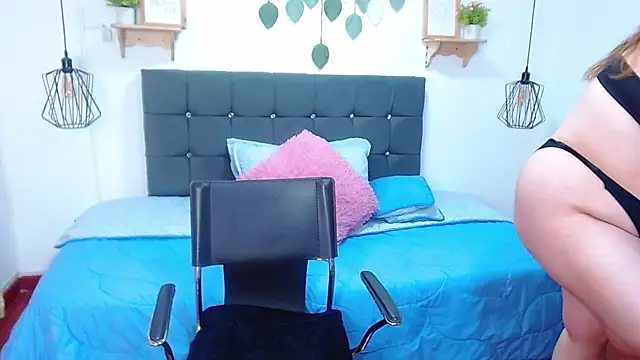 Khalia  online show from July 7, 7:16 pm