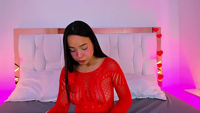 Luna Juicyberry online show from June 23, 6:50 pm