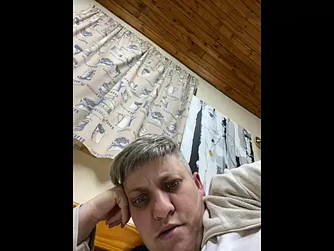 blueiceeyes online show from June 21, 8:13 pm