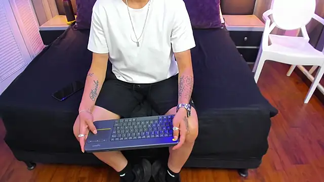 Pixelriott online show from June 19, 8:12 pm