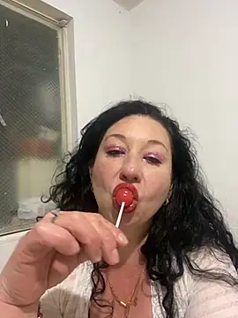 TheEmpress89 online show from June 17, 3:30 am