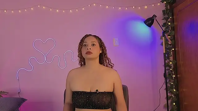 leilapom online show from July 27, 3:03 am