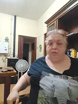BeaFatLove online show from June 16, 6:53 pm
