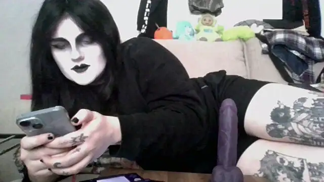 sundaygoth online show from June 18, 2:11 pm