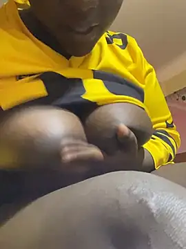 freakycutie1 online show from July 2, 2:56 pm