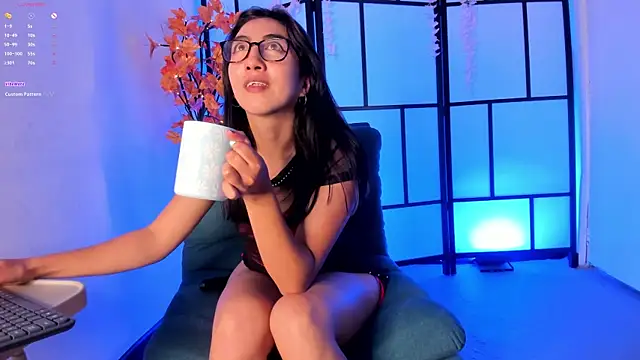 eimy castillo online show from June 15, 3:01 pm