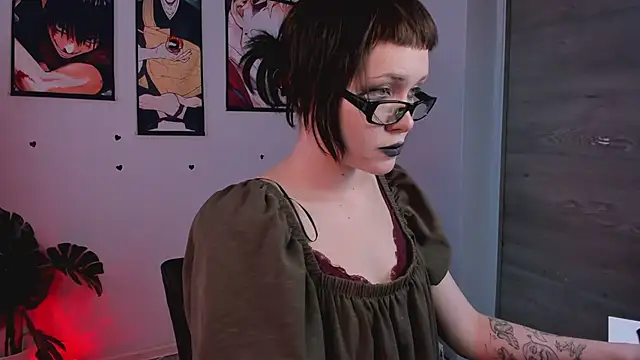 hatsunegoth online show from June 21, 2:21 pm